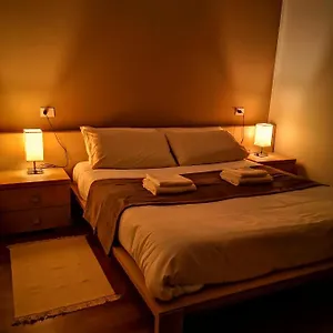 Leoncino 2 Apartment